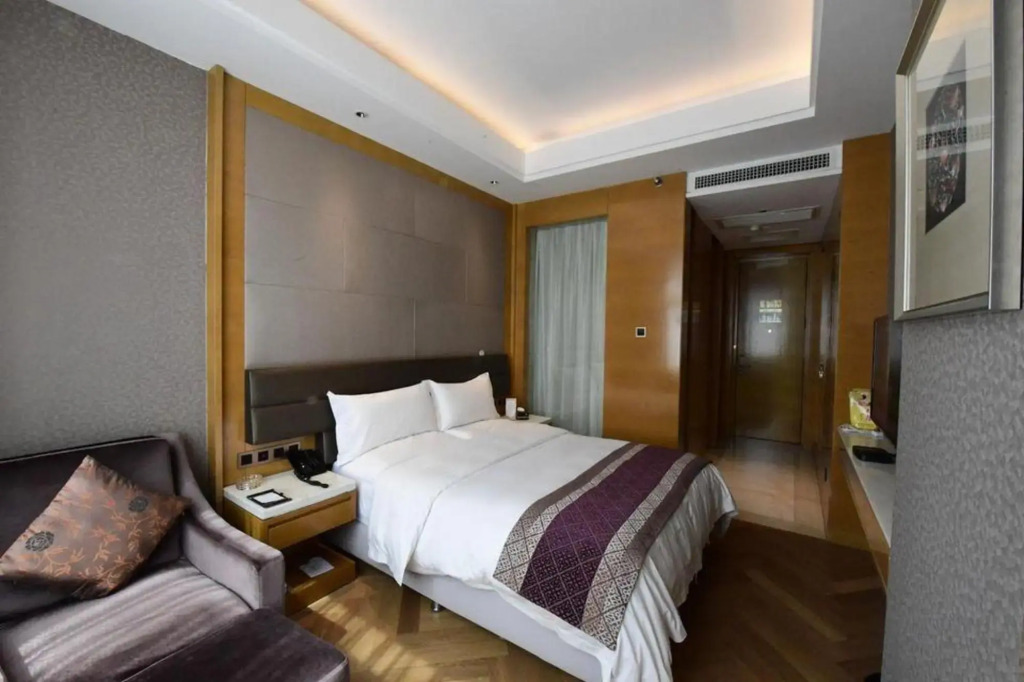 Golden Kirin Hotel
