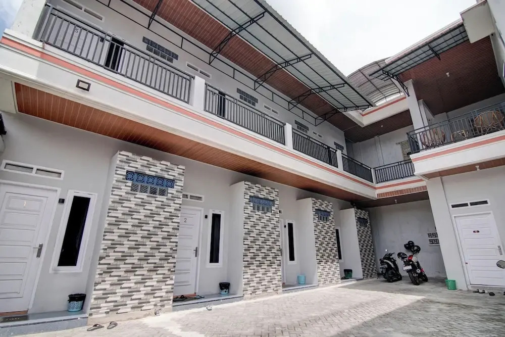 OYO 92806 Penginapan Geby Syariah