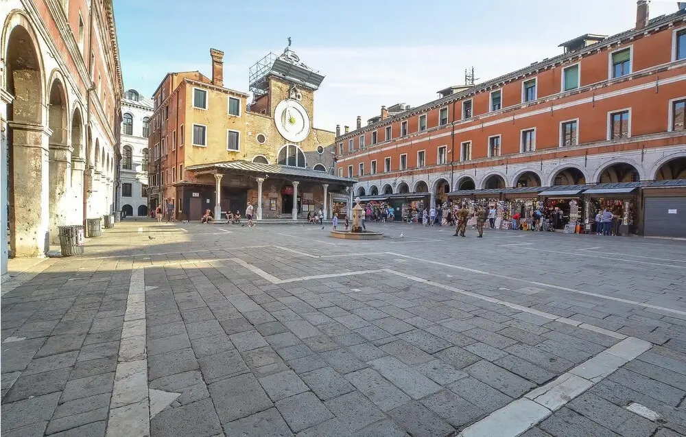 Nice Apartment in Venezia With 2 Bedrooms and Wifi