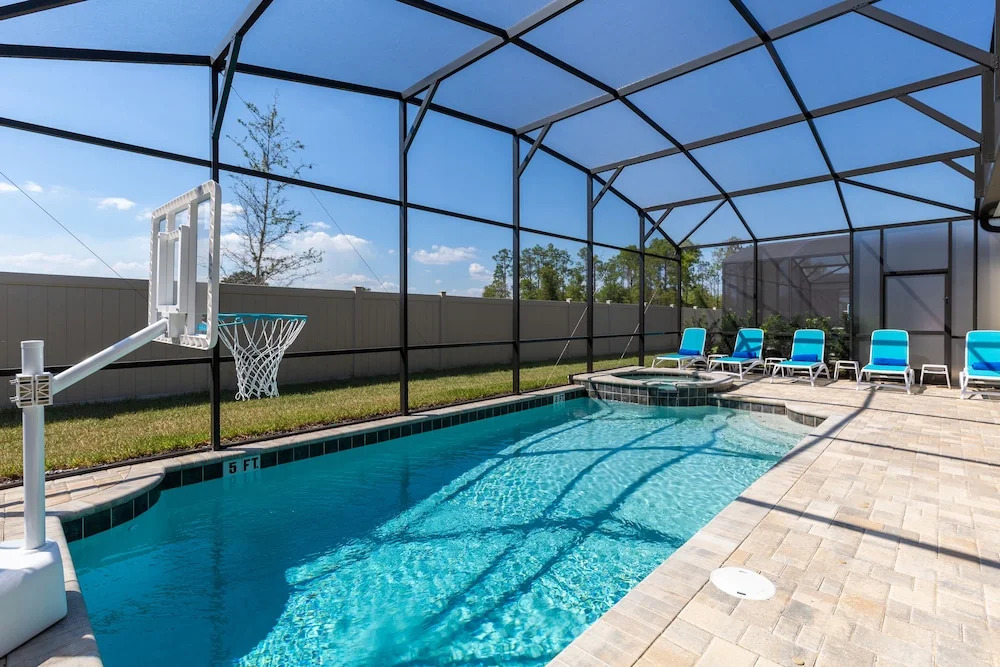 Solara Resort - Luxury 9 Bedroom Homes