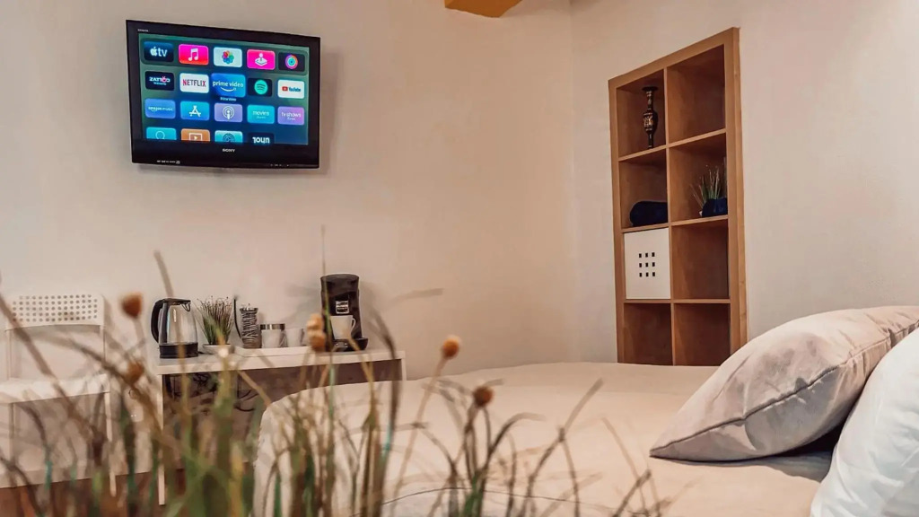 Villa Herkules - privates Apartment am Waldrand mit Smart TV und kostenlosen Parkplätzen