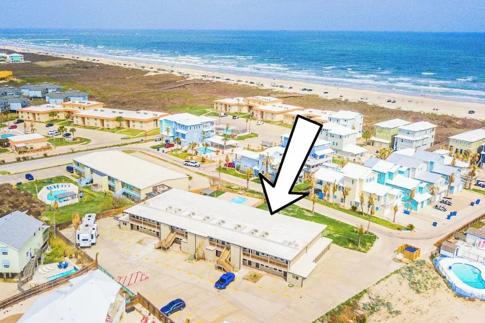 Sunrise Villas 101 - BOARDWALK TO THE BEACH