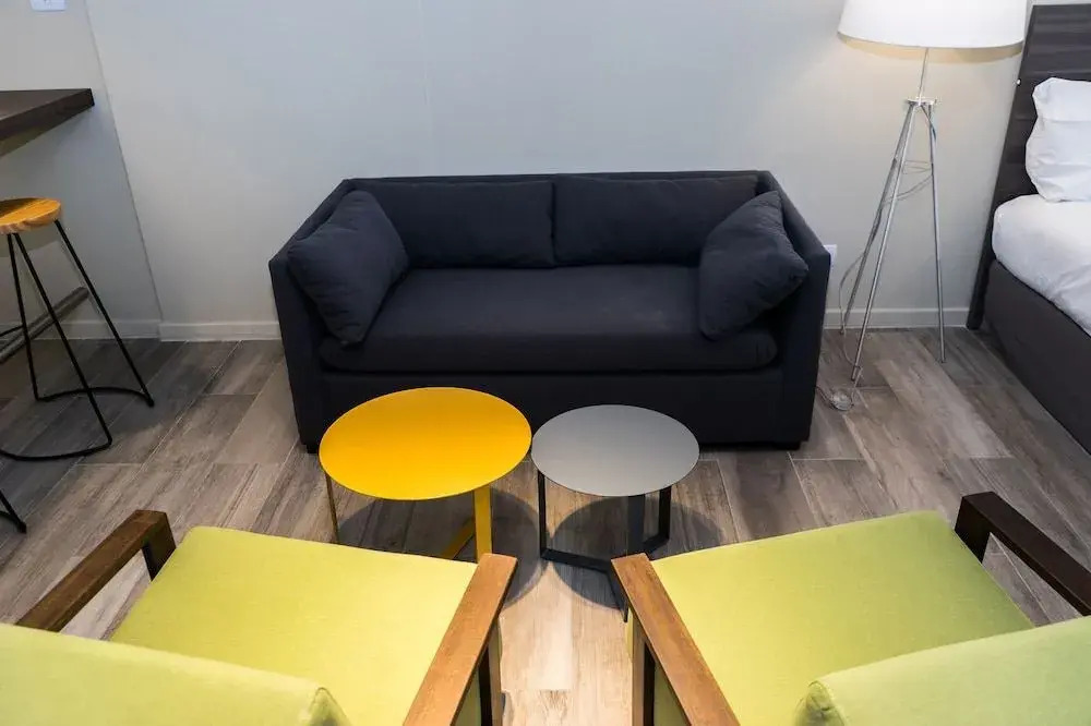 Olmos Suites