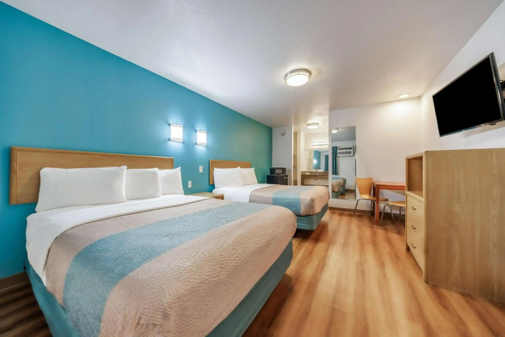 Motel 6-Canby, OR