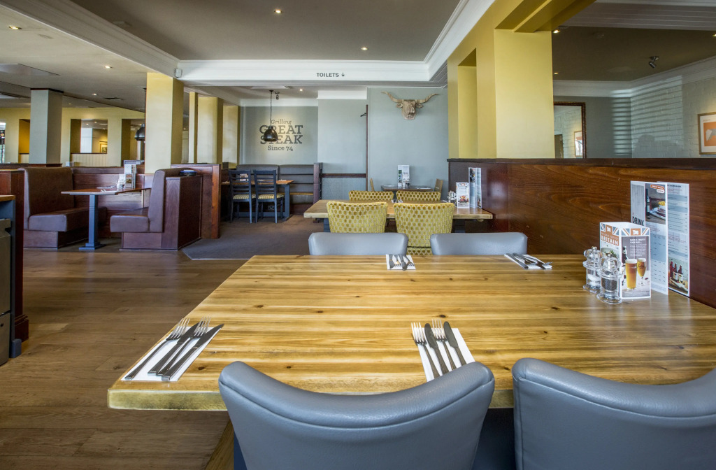 Premier Inn Leeds / Bradford Airport