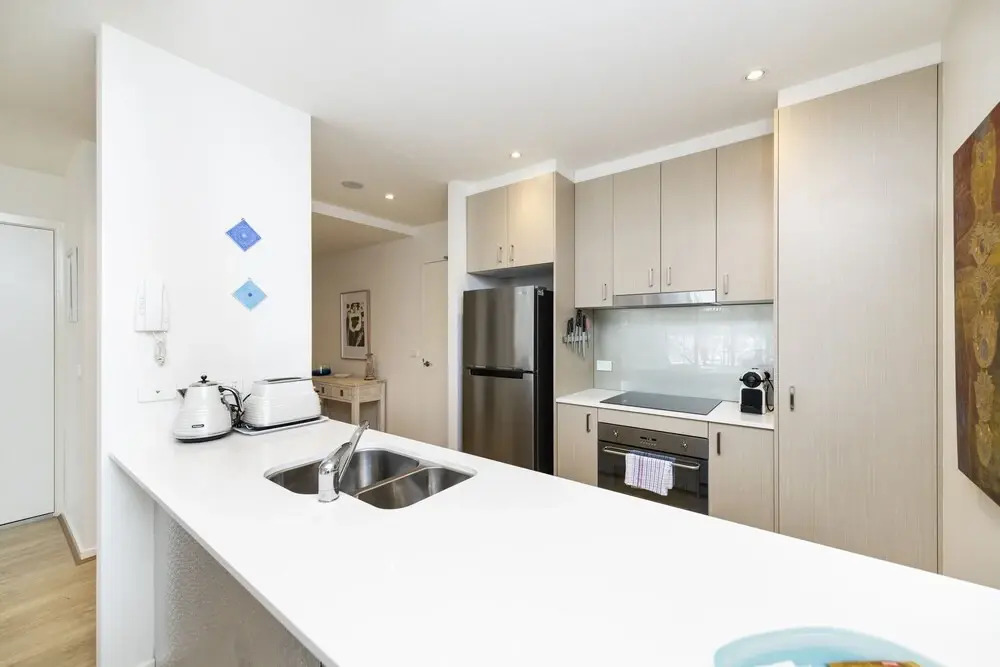 City Central Designer Apartment with Parking
