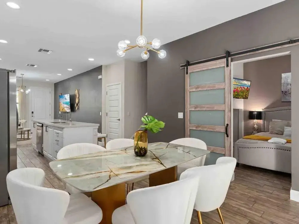 Super Calm- Sleeps 17 W Designs Close TO Parks