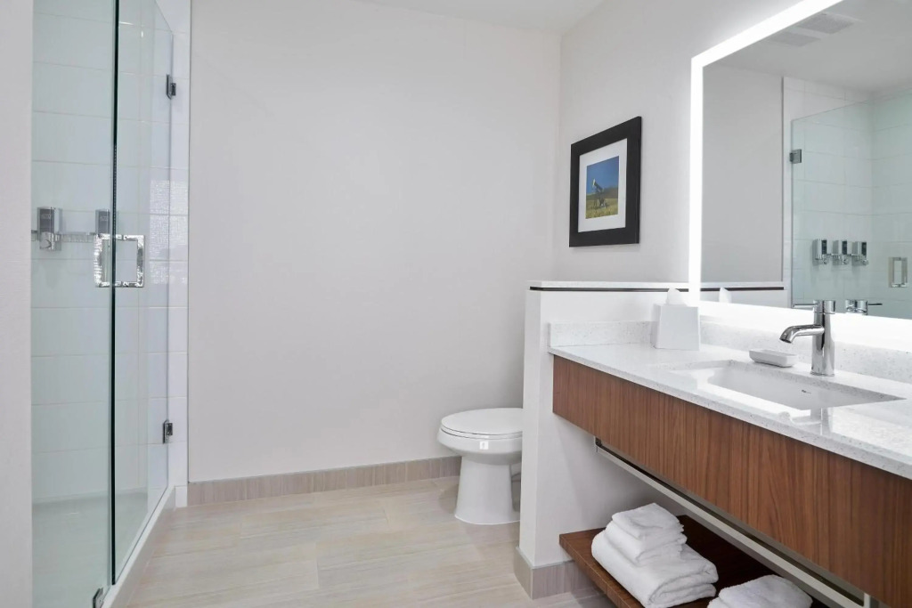 Four Points by Sheraton Edmonton West