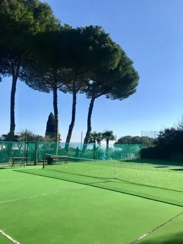 Residence "Delfino" con Piscina e Campo da Tennis