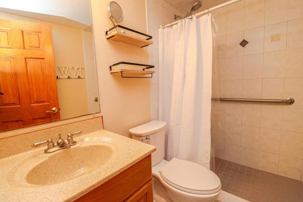 Creston House 9B