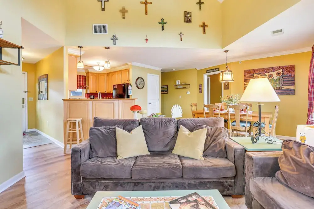 < 1 Mi to Mountain Creek Resort: Condo w/ Balcony