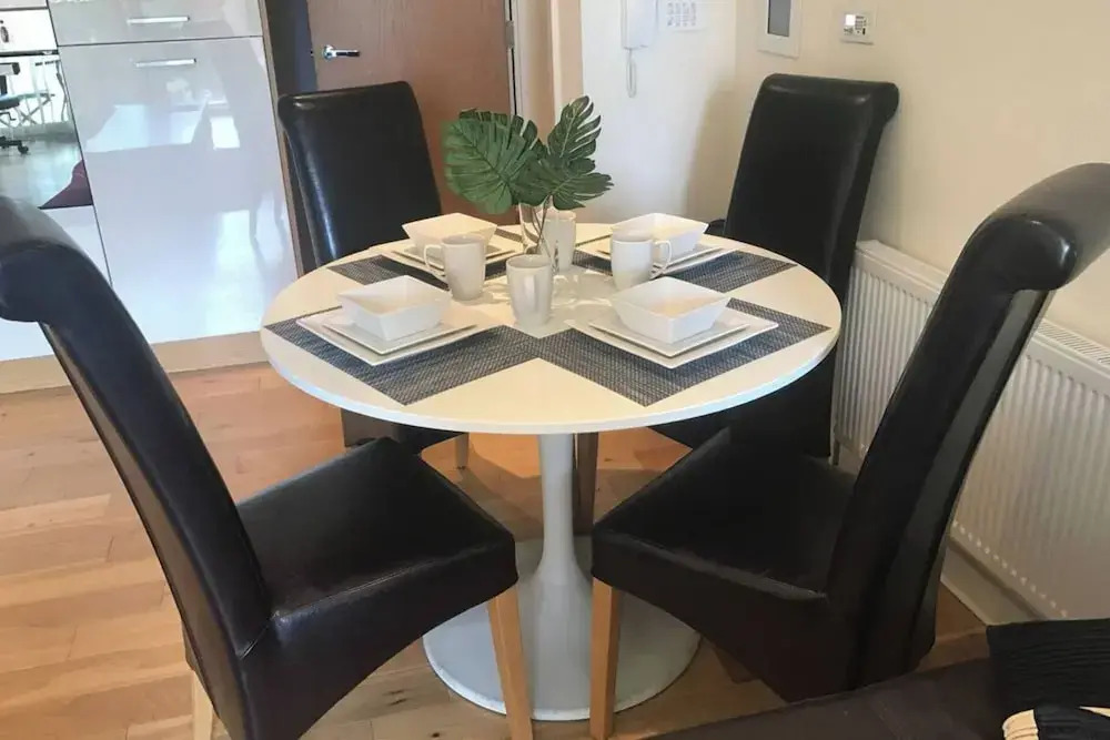Apartment-sleeps4-balcony-parking-petsok