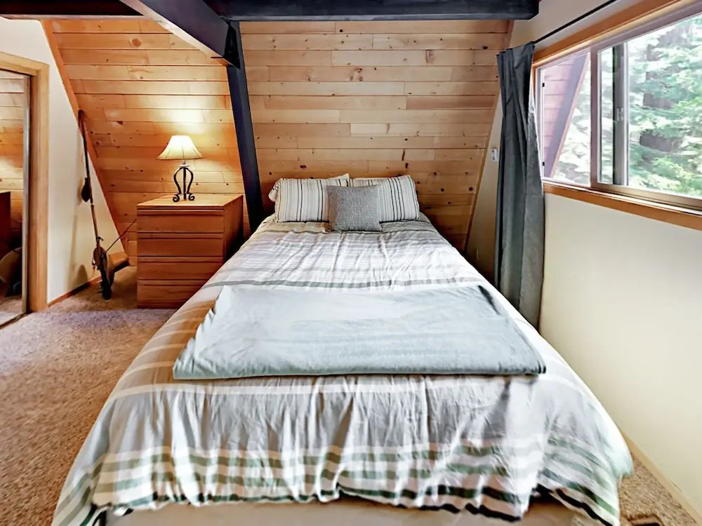 3br Gem, Walk To Tahoe House Bakery 3 Bedroom Cabin