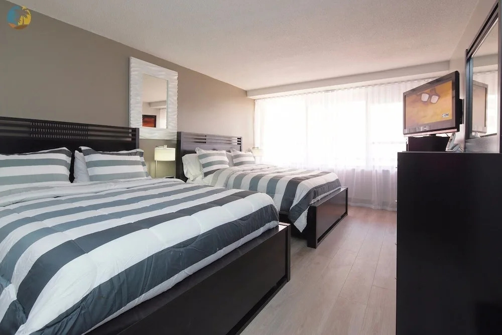 Alexander 1119 2 Bedroom Apts by RedAwning