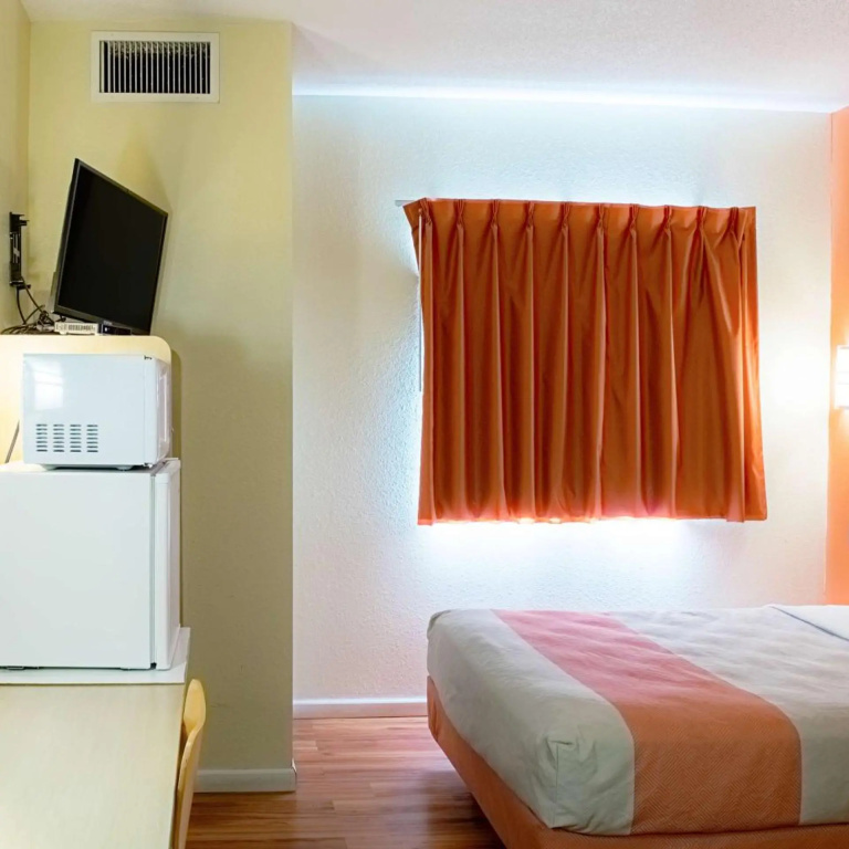 Motel 6-Seymour, IN - North