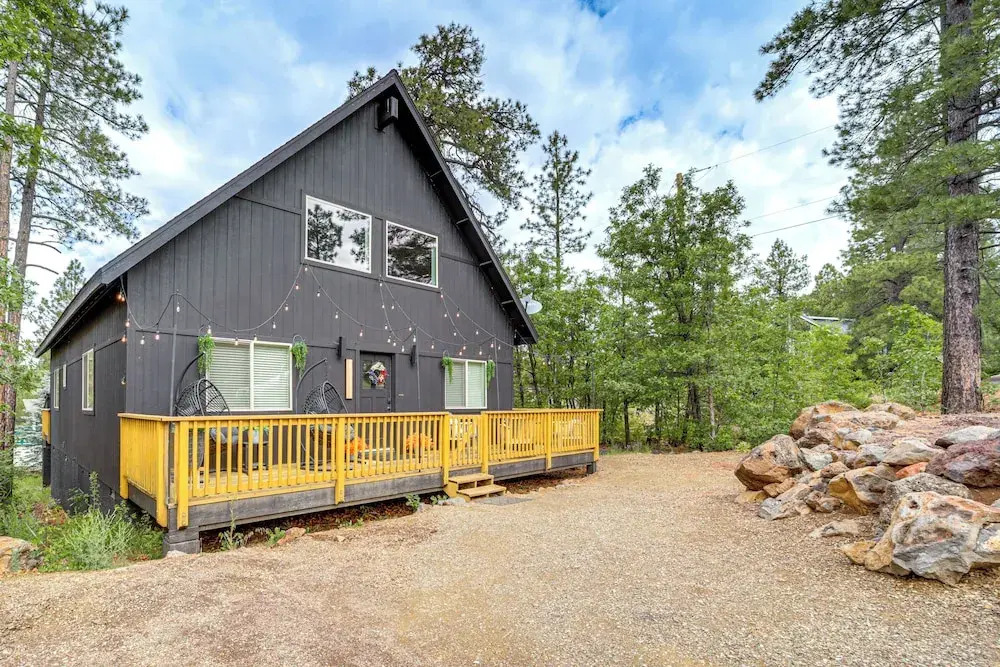 Walk to Trails: Modern Munds Park Mountain Retreat