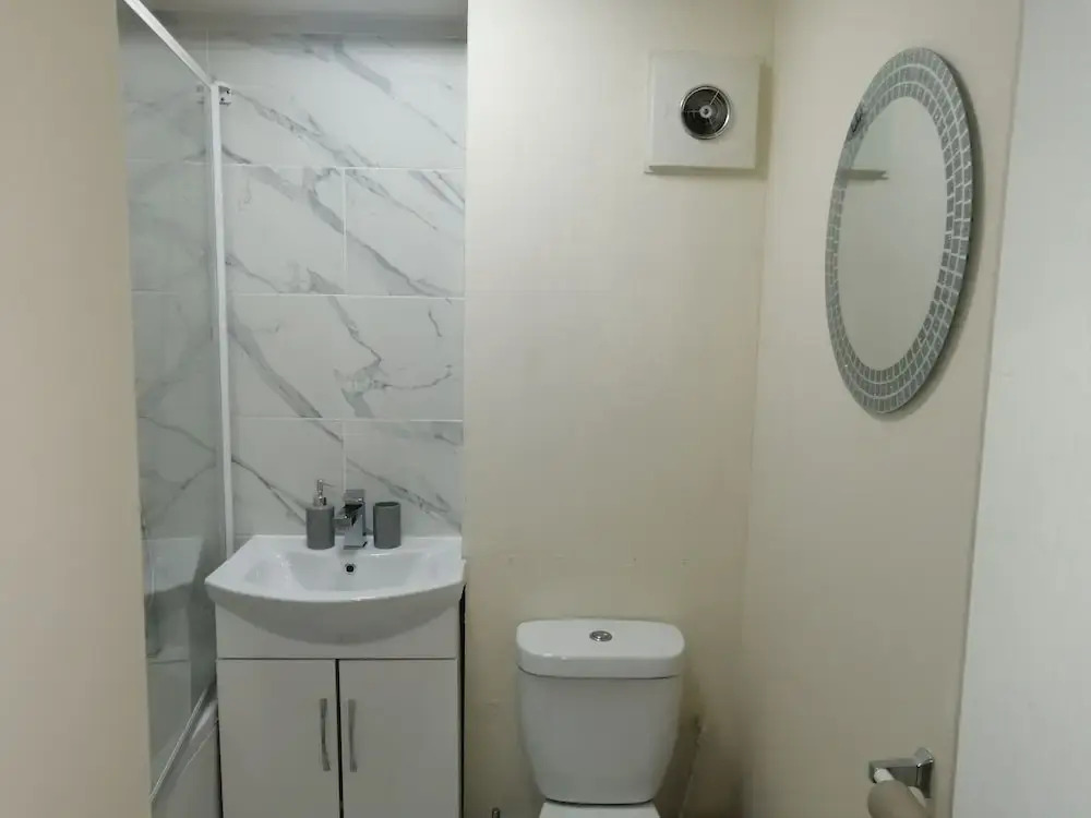 London's Calling U! A Lovely 2 Bedhome Sleeps 1-5!