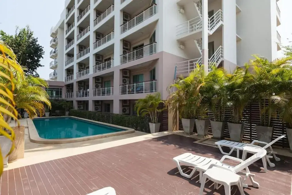 Flame Tree Residence , City Center & Close to Beach Cozy Apartment
