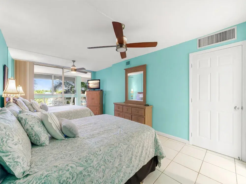 Palm Bay Club 7th-Floor Oceanfront Condo on Private Beach