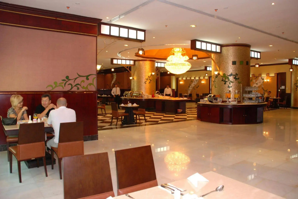 Al Bustan Tower Hotel Suites