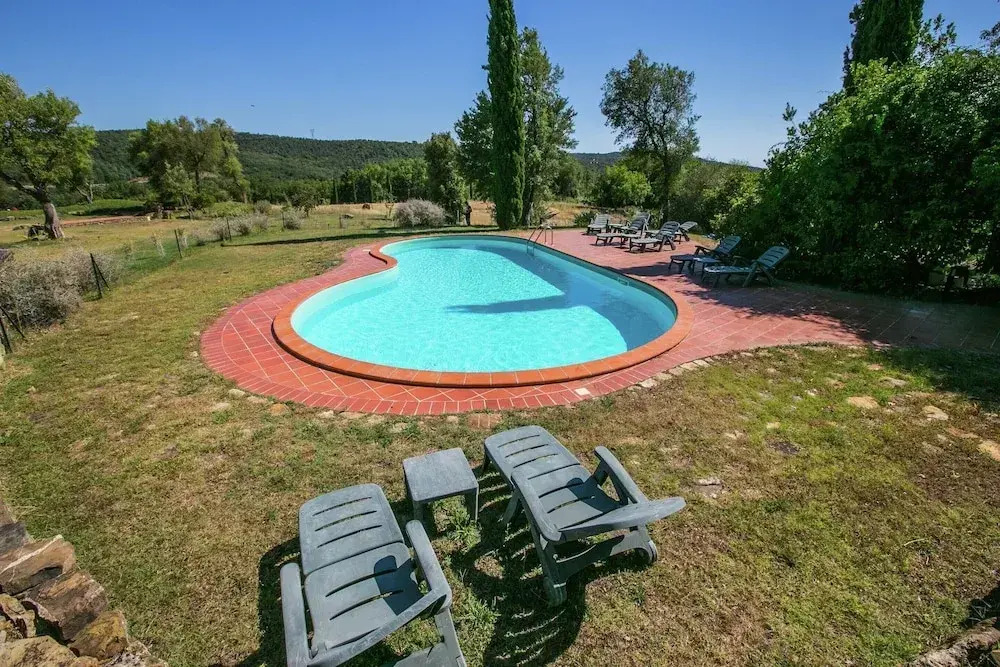 Apartment in a Rustic House in the Tuscan Hills Near the Sea