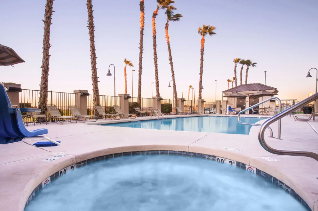 Holiday Inn Express Hotel & Suites Yuma by IHG