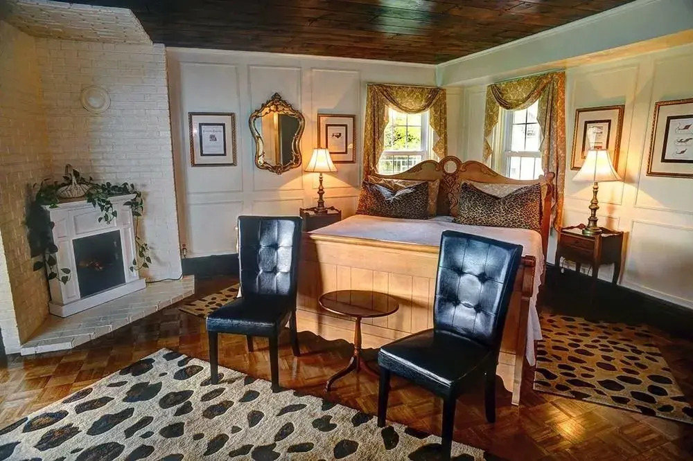 Historic Jacob Hill Inn