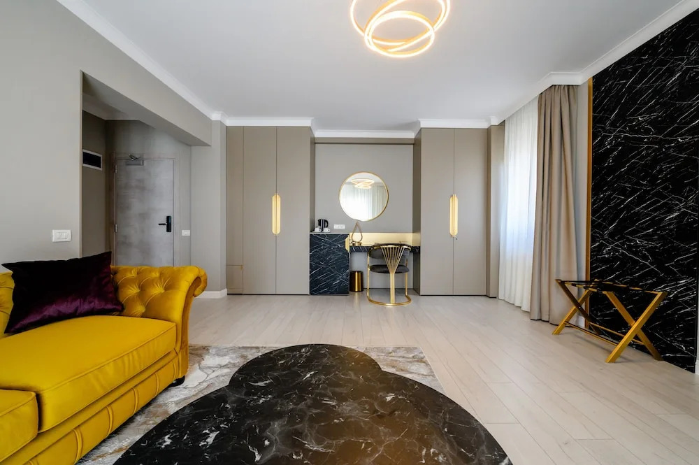 Elitte Inn & Suites