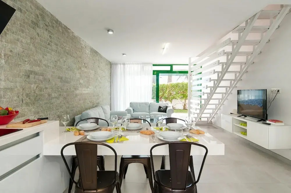 Beachfront Apartment Las Burras FA03 by VillaGranCanaria