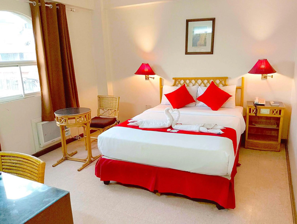 The Humbertos Hotel