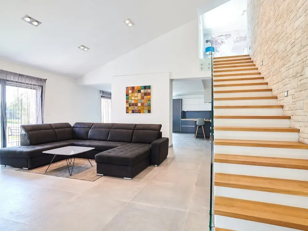 Beautifully decorated villa with pool ideal for vacation with your family.