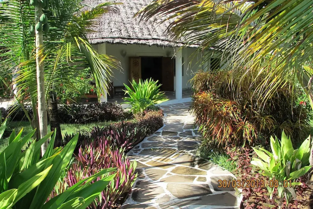 House With in Watamu With Pool Access Furnished Terrace a