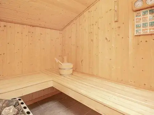 Three-Bedroom Holiday home in Løgstør 6