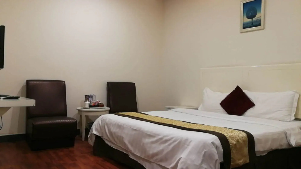 OYO 8021 Catherine Holiday Hotel