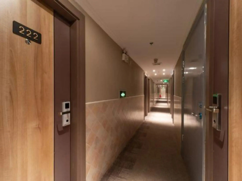 Pebble Motel (Shanghai   Jinqiao Metro YanggaoRoad)