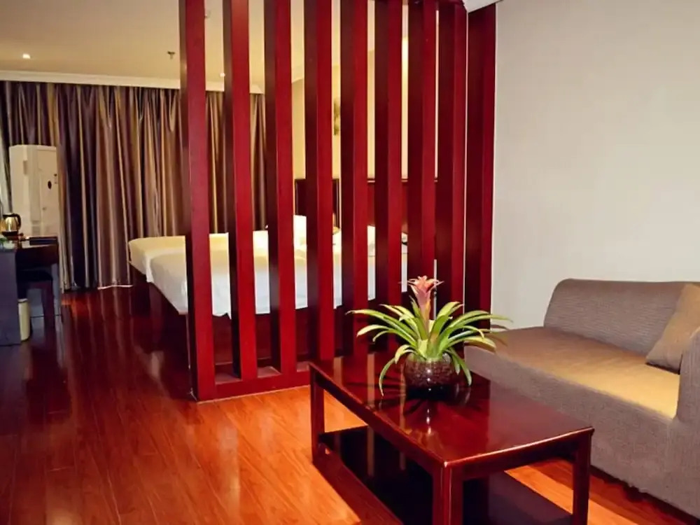 GreenTree Inn Jinan Gaoxin District International Convention Centre Hotel