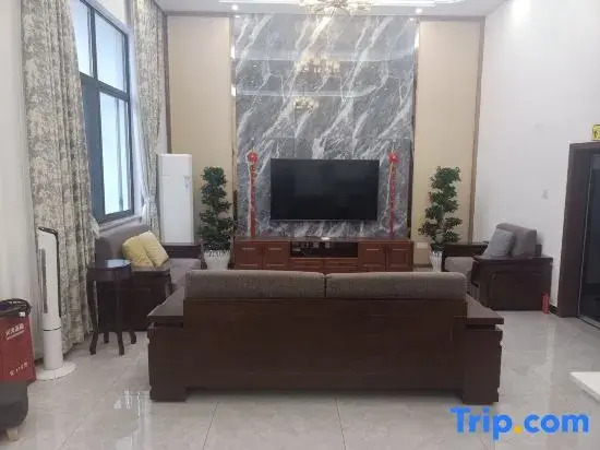 Tinghua B & B