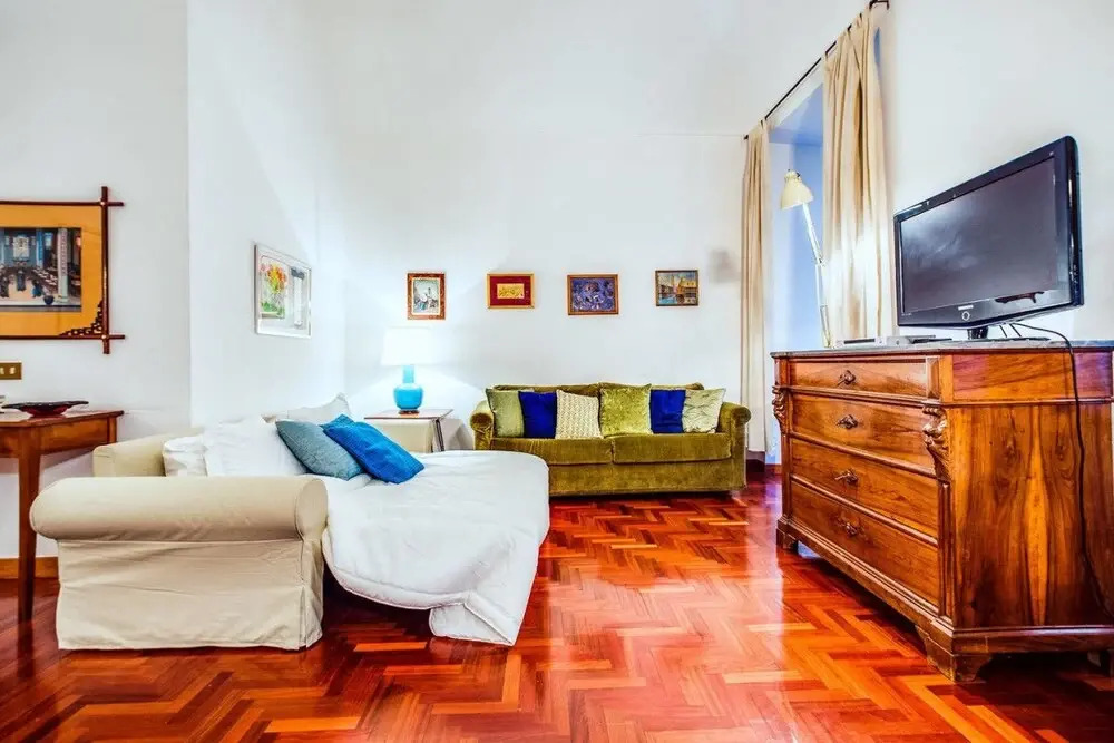 Well Decorated Flat With Amazing Central Location!