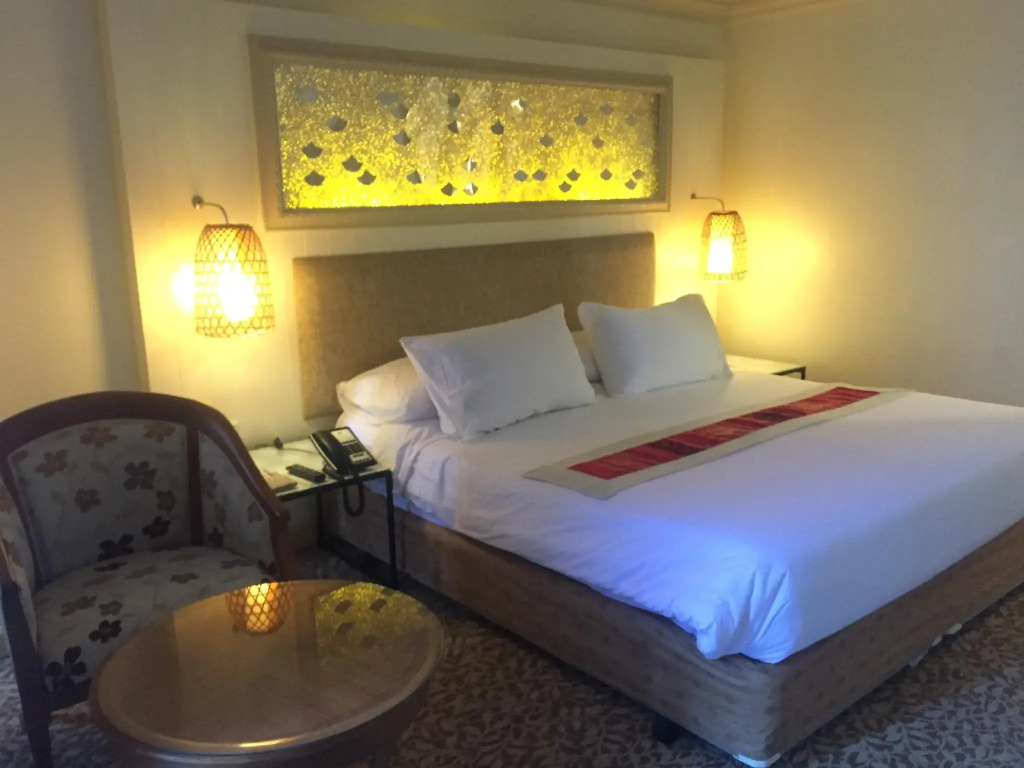 Ploy Palace Hotel