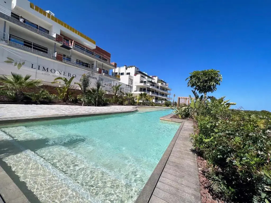 New Luxury Apartment in Las Colinas with communal pool LC2