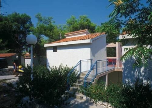 Lina Apartments