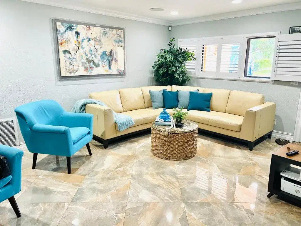 Stunning 3-bed House in Hollywood With hot tub