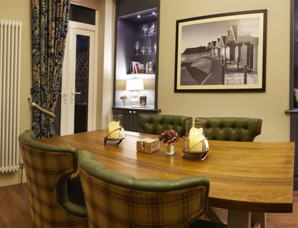 The Plough Inn & Cottages
