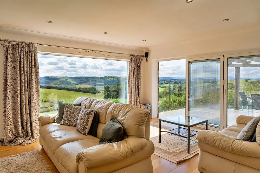 Cottage in Whitestone With Garden & Games Room