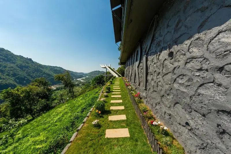 Pavri Suit Bungalow