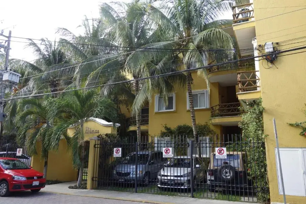 Las Palmas Condominios