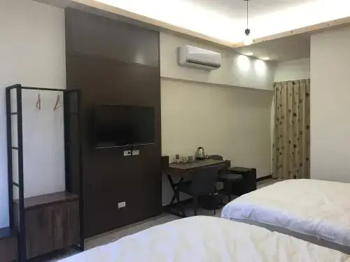 Brown No.3 B&B
