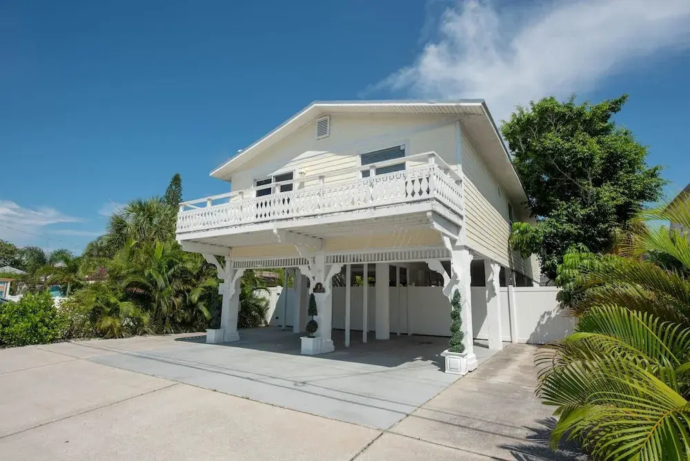 Pineapple Key Apartment 4