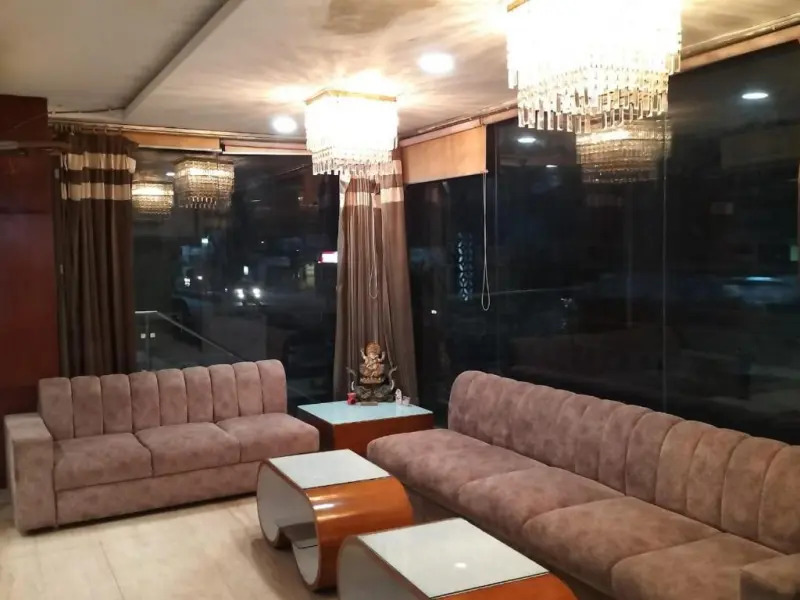 Collection O 28628 Hotel Himgiri Residency