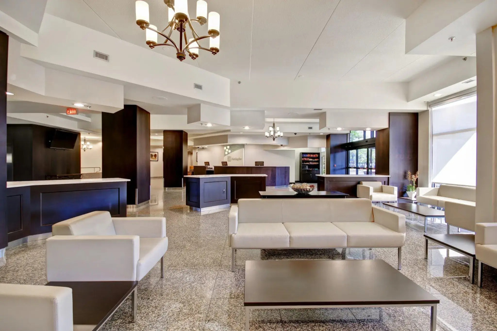 Holiday Inn Windsor - Ambassador Bridge by IHG